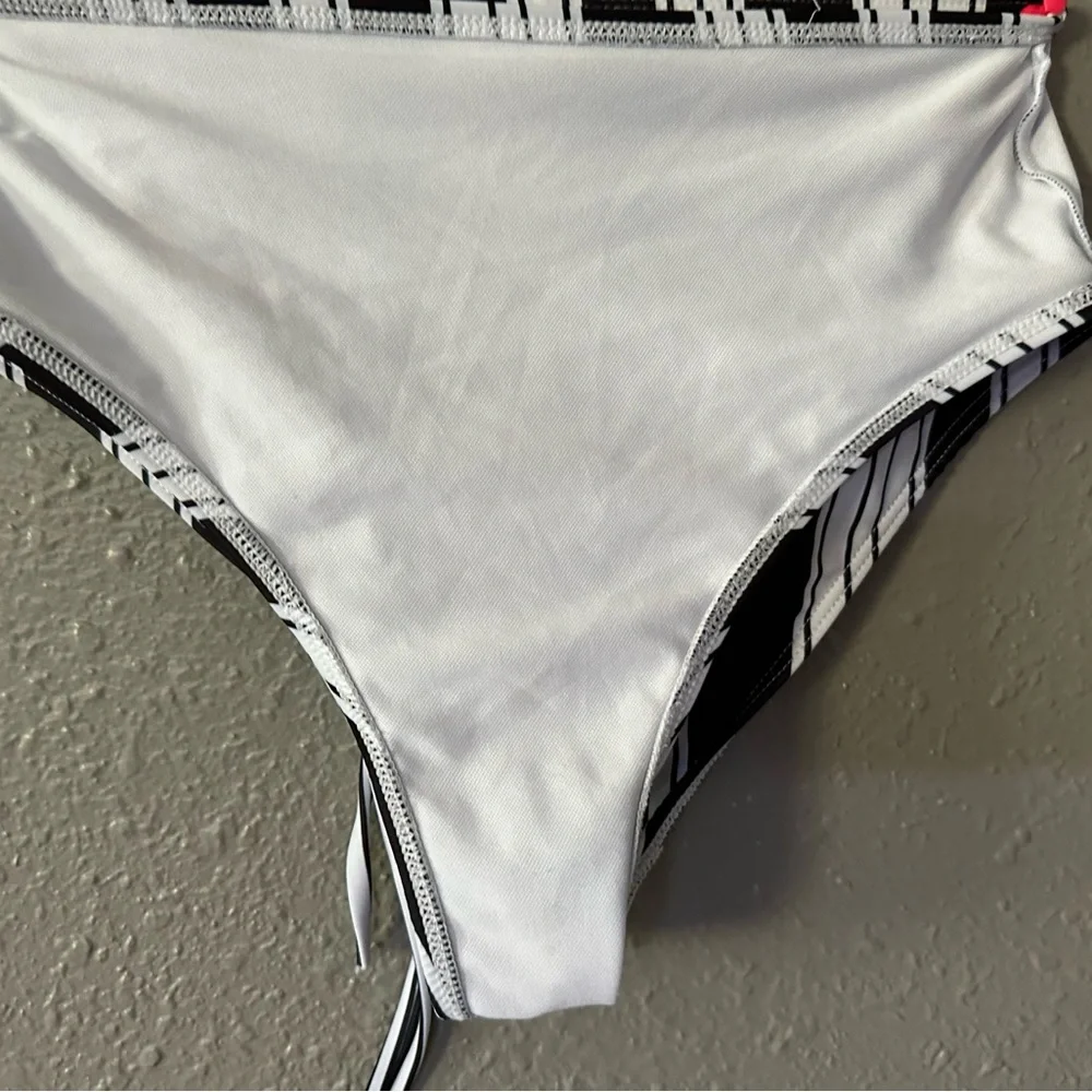 SHEIN Woman’s Size S Two Piece Bathing Suit Black and White NWOT - Picture 11 of 14